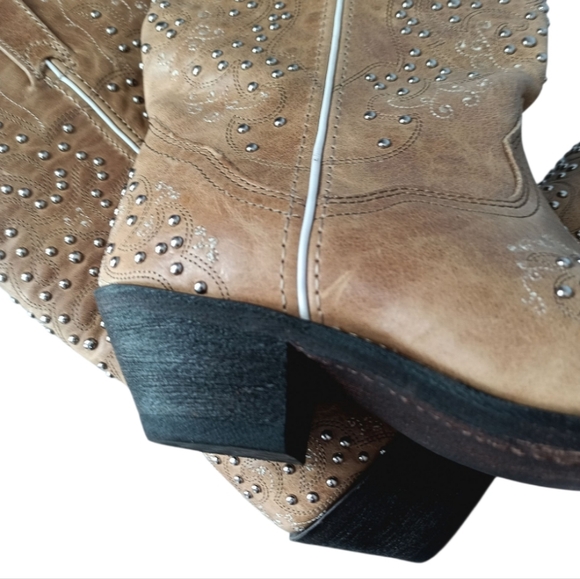 Studded Tan Women's Western Boots. Size 6.5 M. - Picture 2 of 11